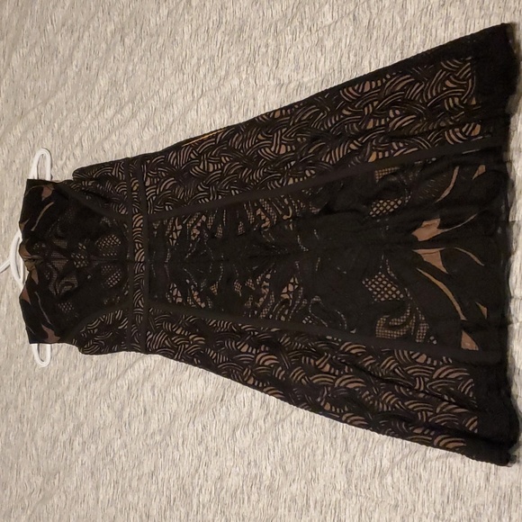 BCBG Nude Black Lace Dress 02 - Picture 4 of 7